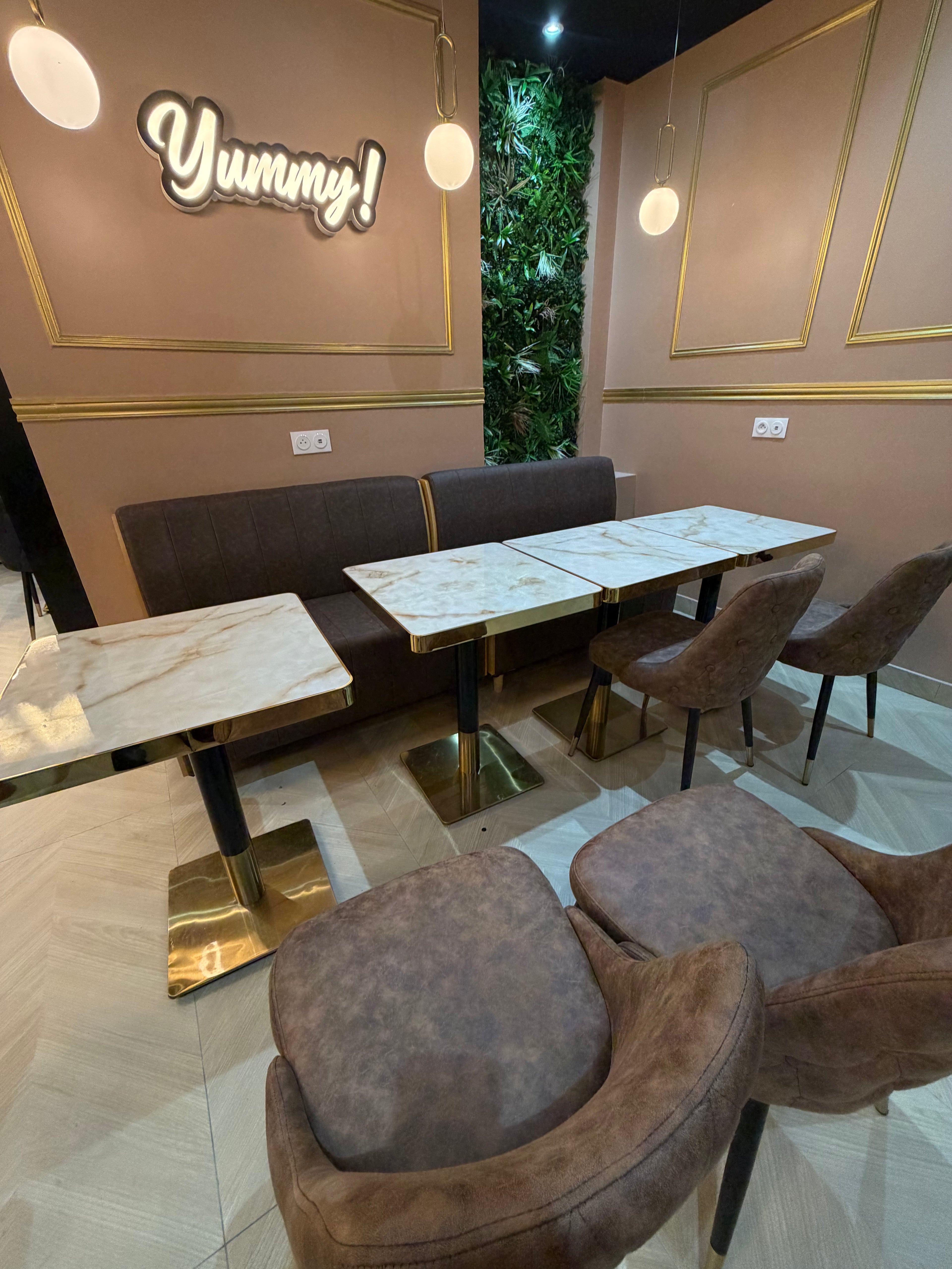 Mobilier table chaise, matériel CHR | DS Digital